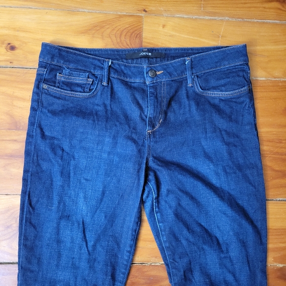 Joe's Flare Jeans Like new ! - Picture 2 of 6